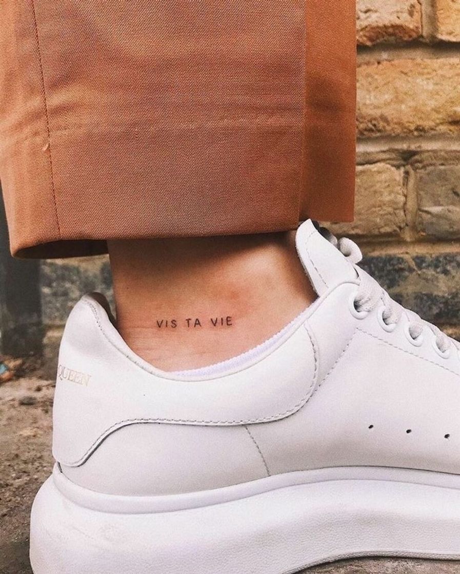 Fashion > Tatuagem “Vis ta vie”