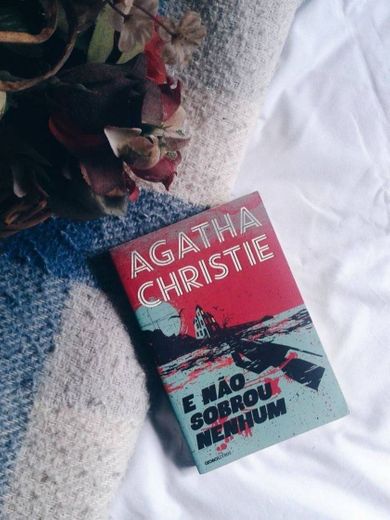 Livro E não sobrou nenhum Agatha Christie
