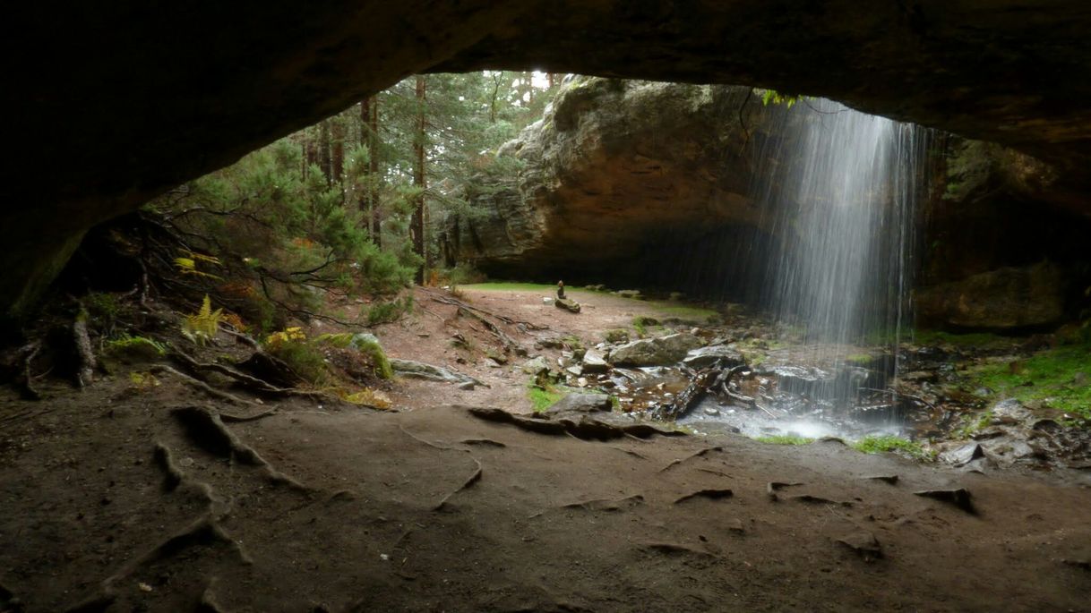 Lugar Cueva de la Serena