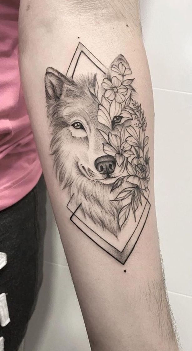 Moda Tatuagem com traço delicado desenho de um lobo 