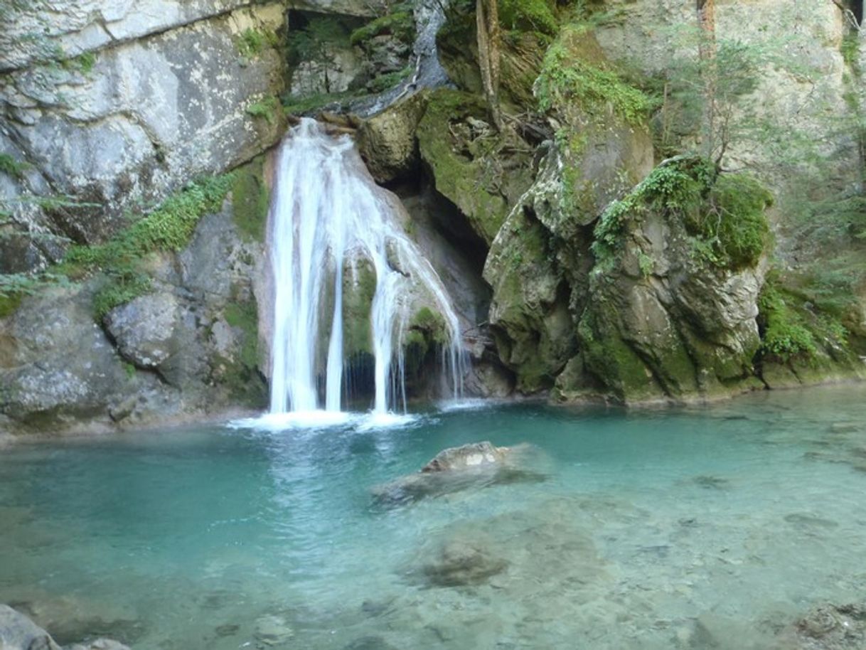 Lugar Cascada De Belabarze