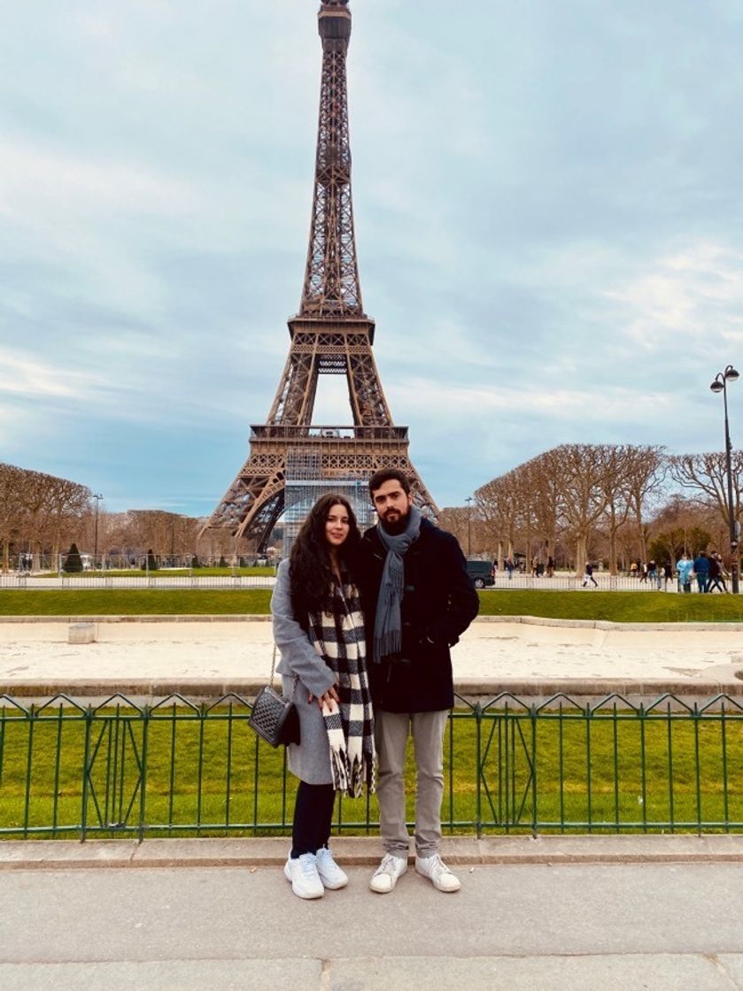 Place Torre Eiffel