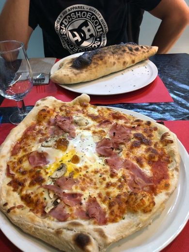 Les Oques Pizzeria i Cuina Tradicional Italiana d'en Giovanni