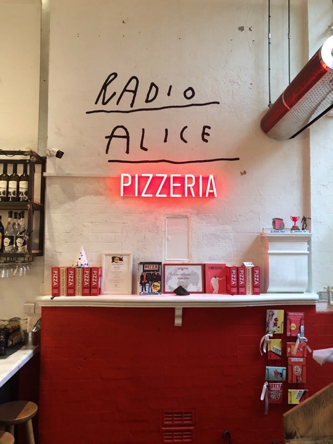 Restaurantes Radio Alice Pizzeria