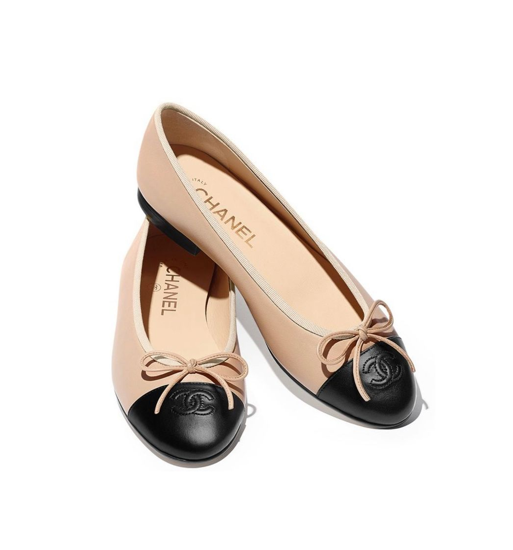 Sabrinas Chanel classic flat ballerines 