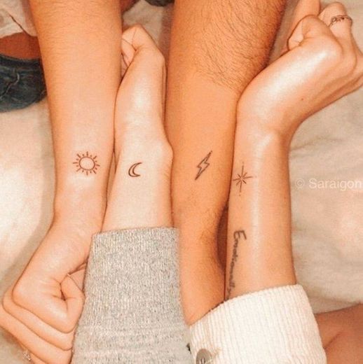 Tattoo com os amigos 