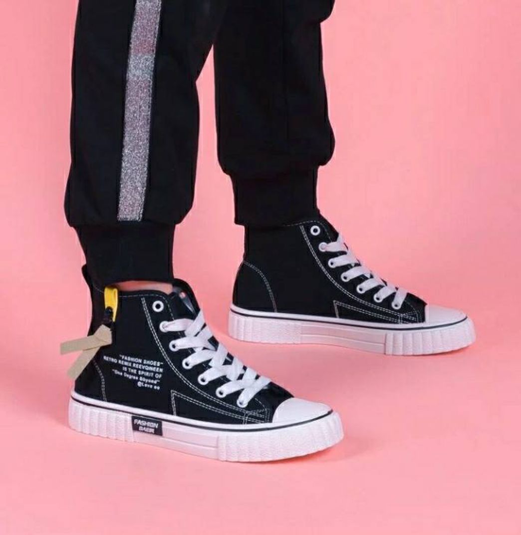 Moda Shein:Tênis com uma pegada de All Star,preto e Branco 125,90