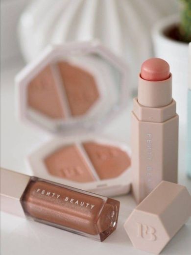 Fenty beauty Gloss Bomb Universal Lip Luminizer