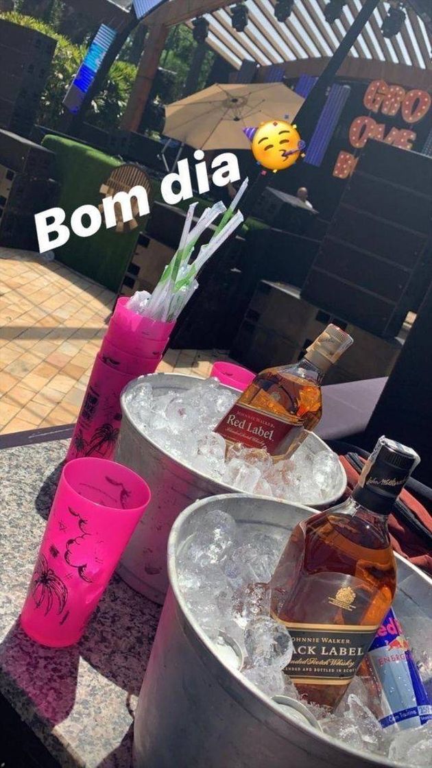 Moda Roles e bebida 🍹😜