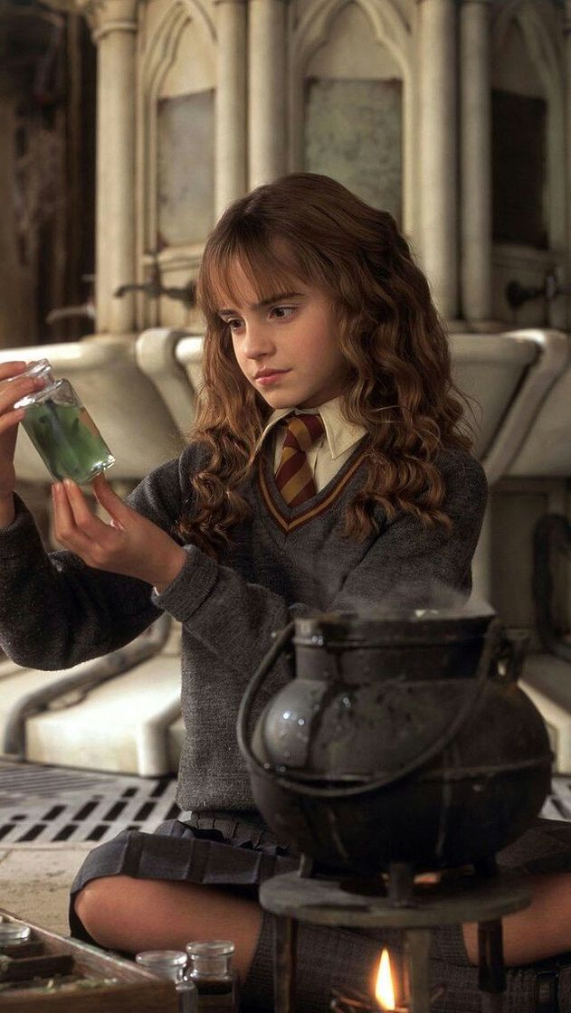 Social Hermione Wallpaper