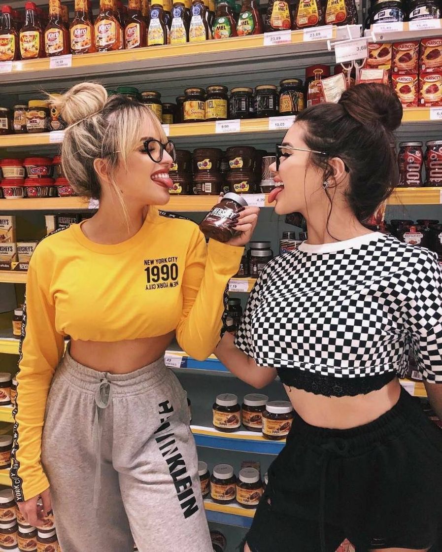 Moda Com a amiga no mercado