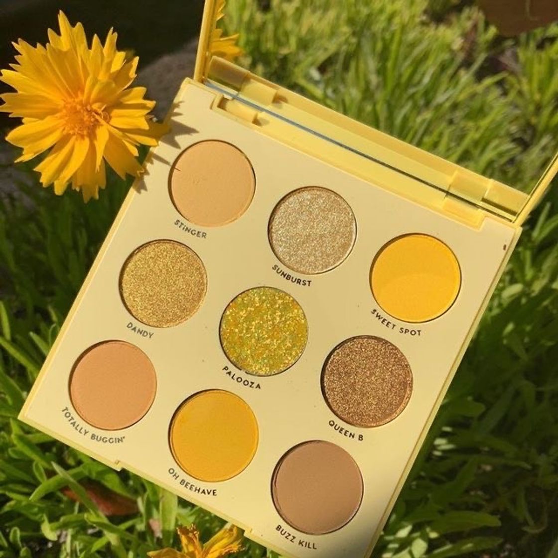 Product Uh-Huh Honey Golden Yellow Eyeshadow Palette