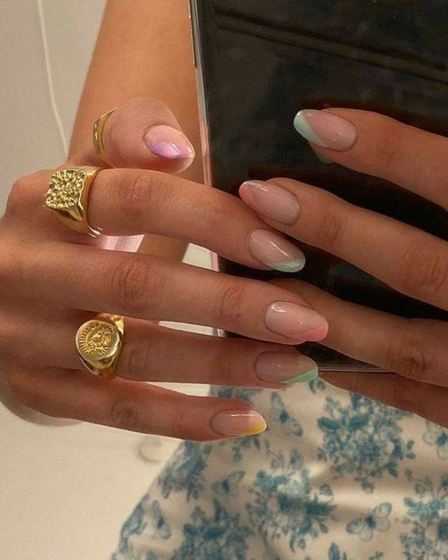 Moda Nails