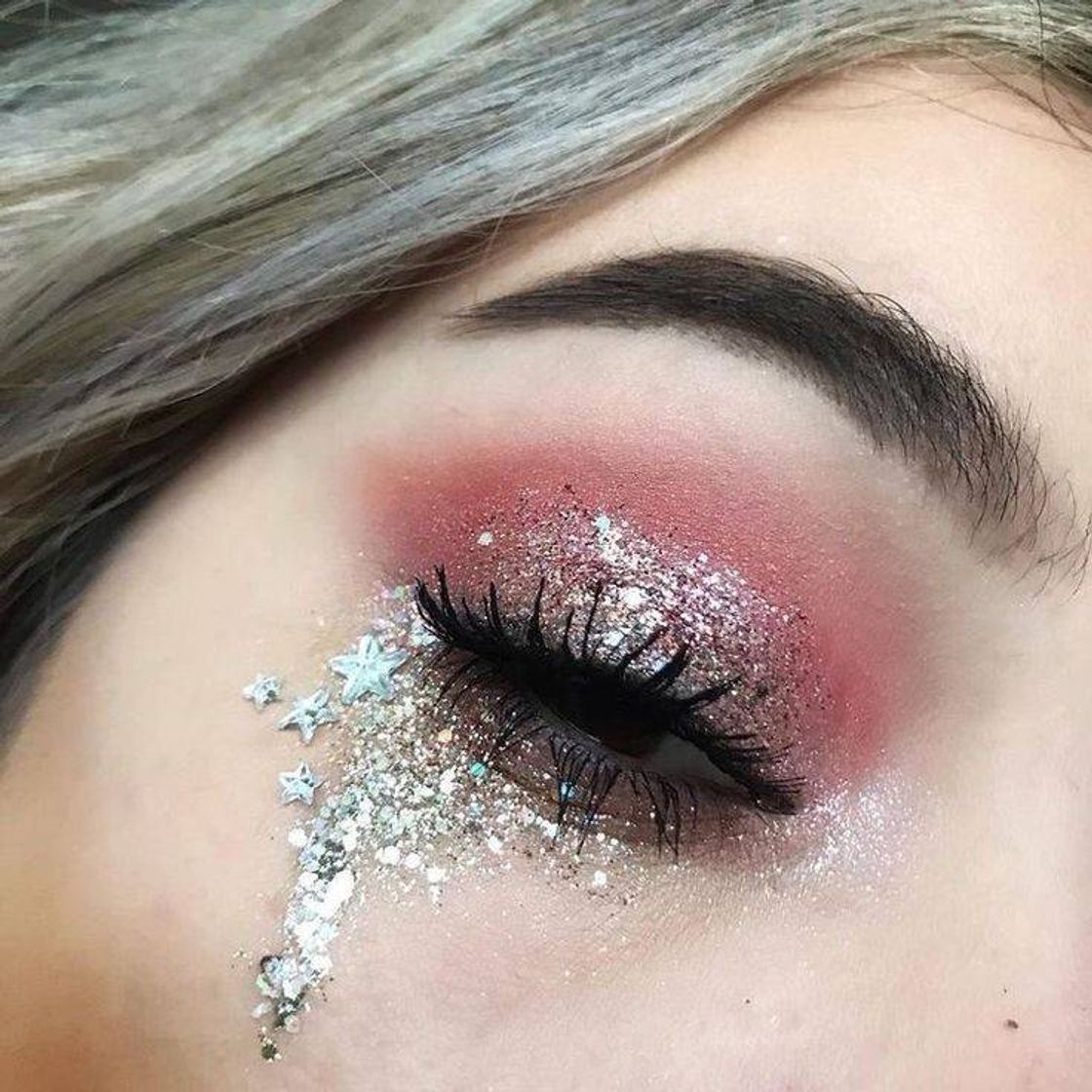 Fashion maquiagem com glitter