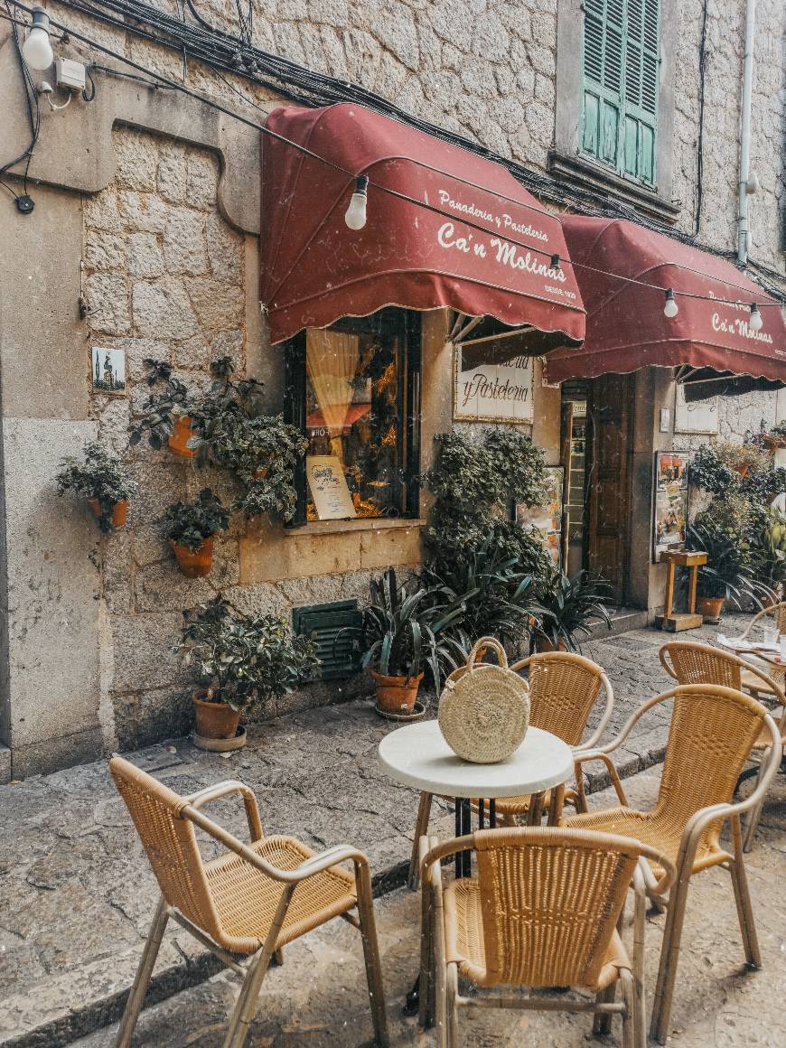 Restaurants Pastelería Ca'n Molinas