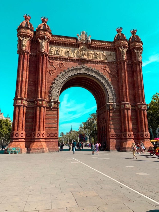 Place Arc de Triomf