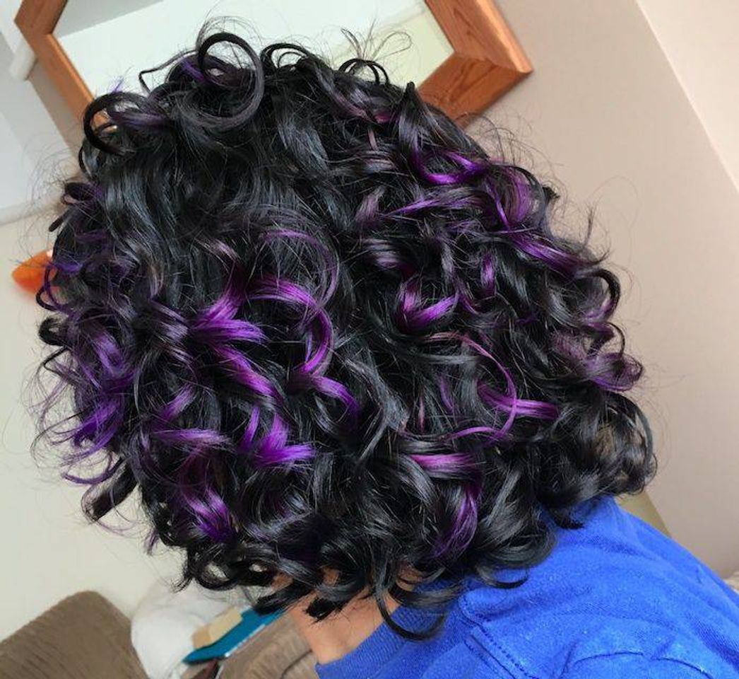 Moda Cabelo cacheado roxo