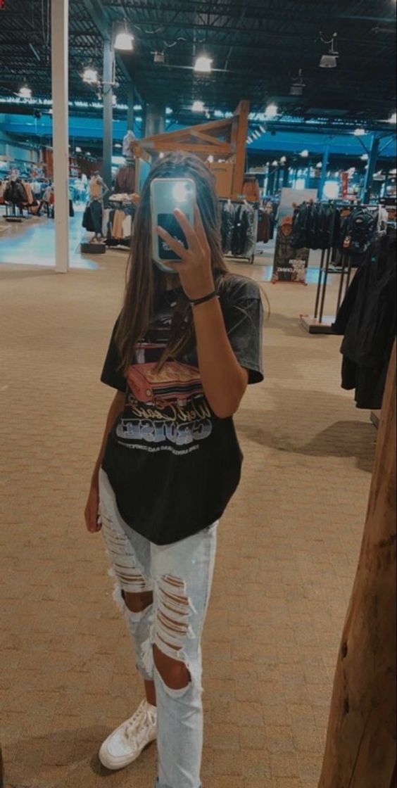 Social T-shirt look