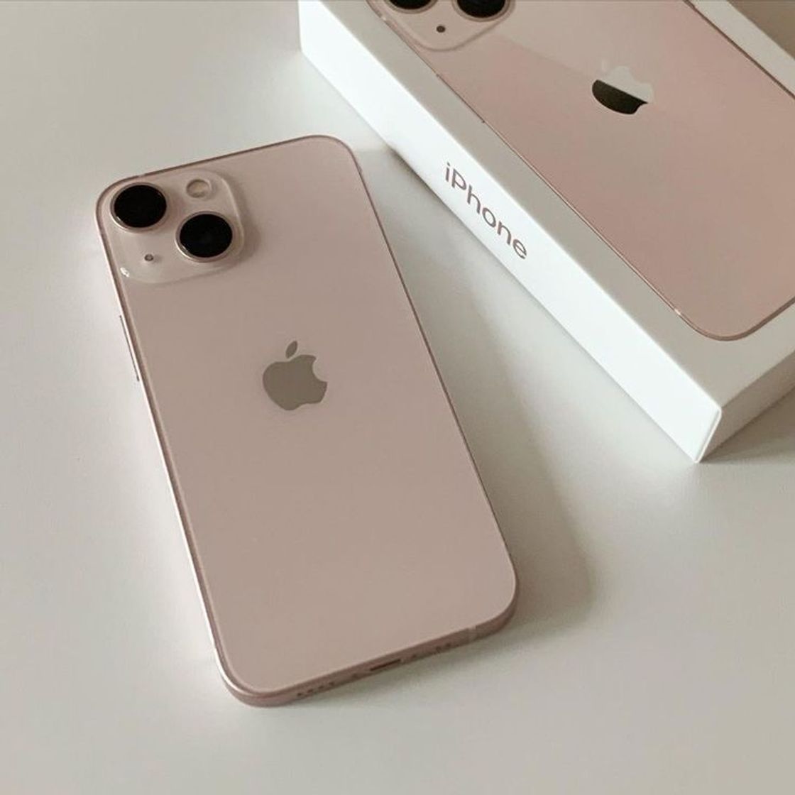 Social iPhone 13 
