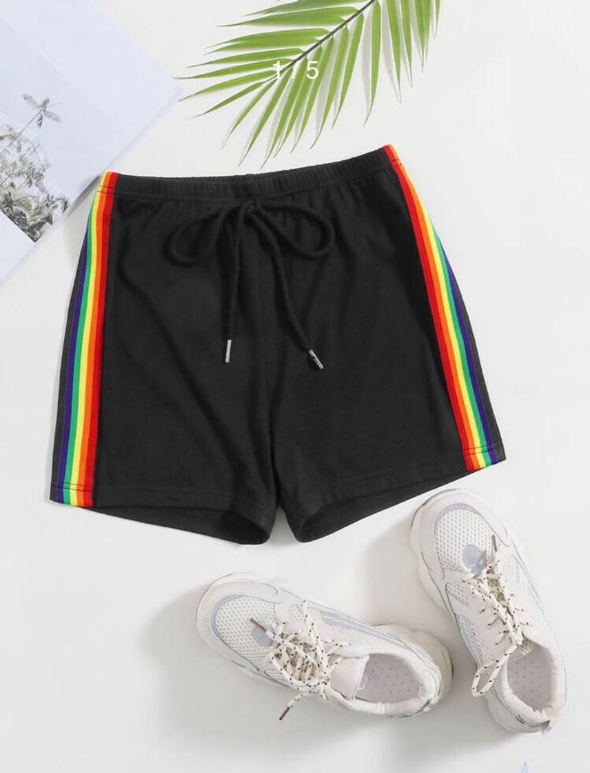 Moda Short casual preto com listras coloridas 