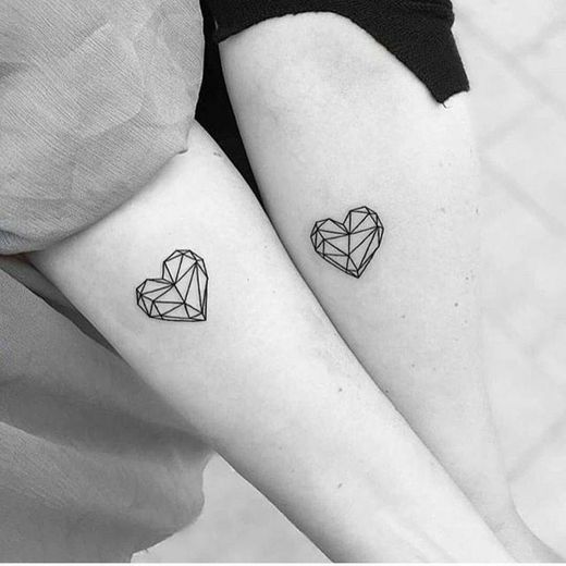 Tatto Coração geométrico