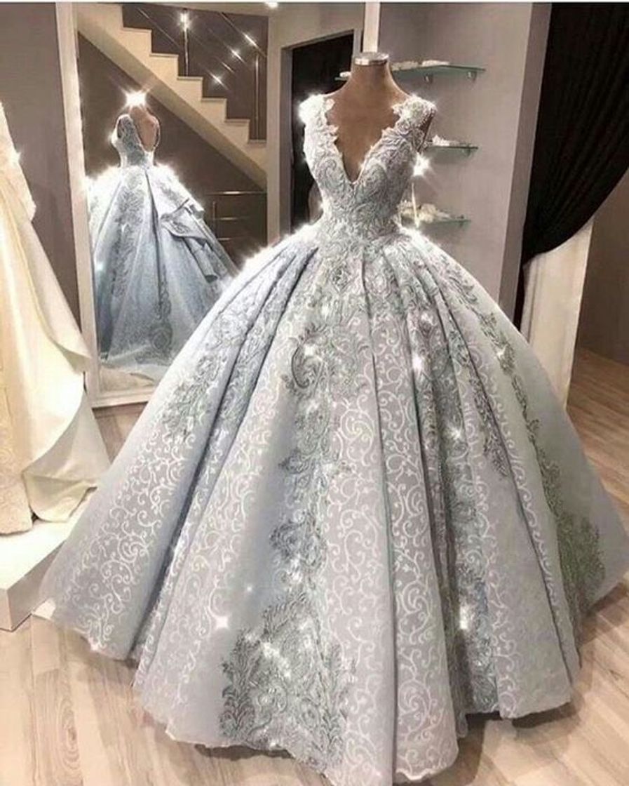 Social Vestido debutante na cor cinza e rendas 