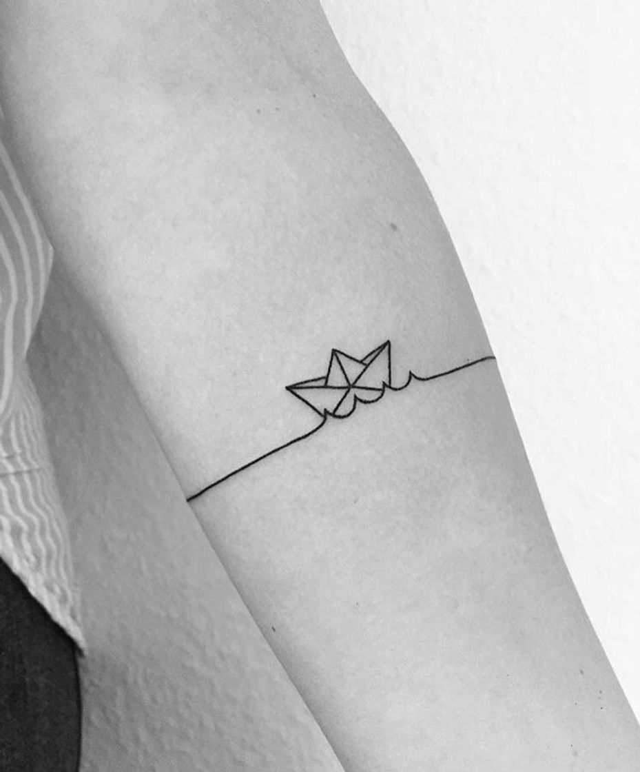 Fashion ✨TATTO BARQUINHO DE PAPEL MINIMALISTA✨