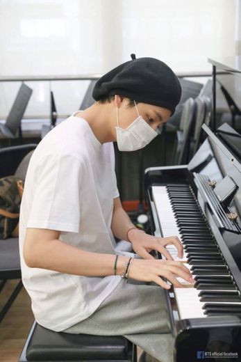 Taehyung piano