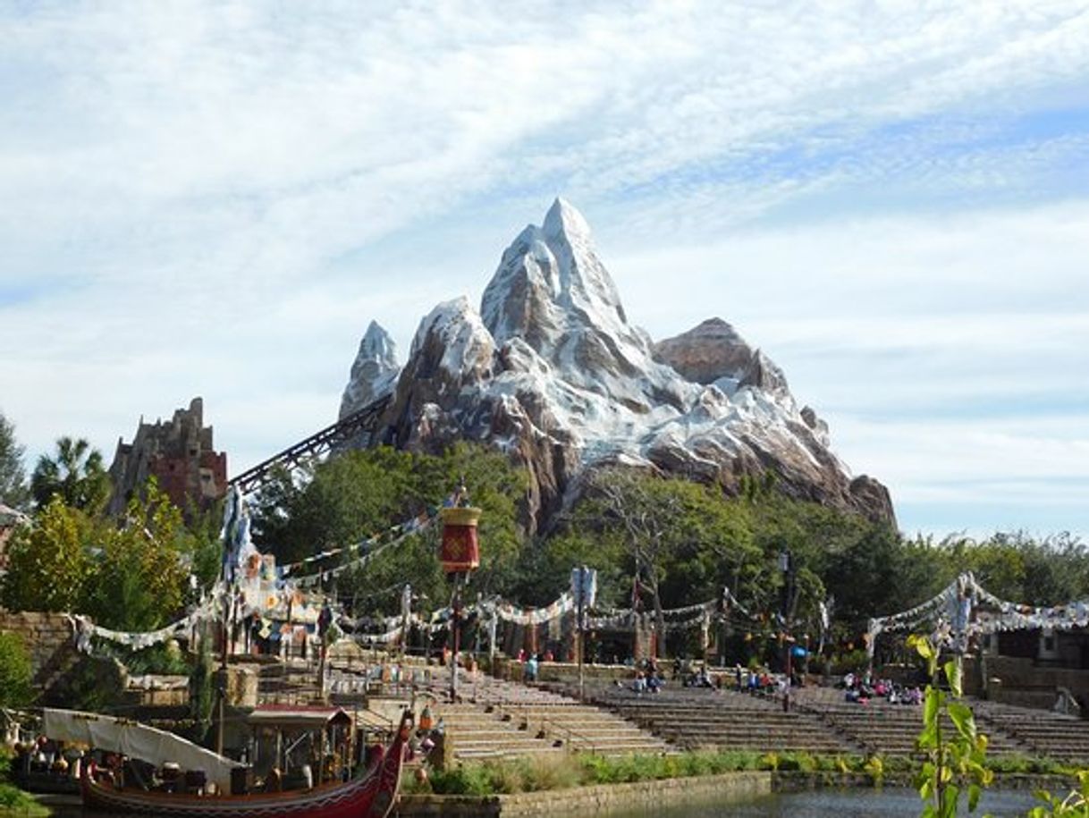 Place Expedition Everest - Legend of the Forbidden Mountain