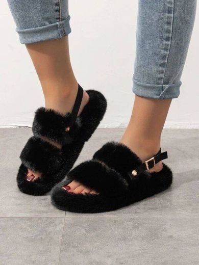 FLUFFY SLIPPERS