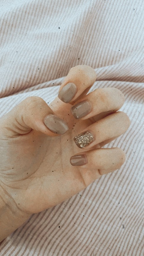 Place Hello Nails