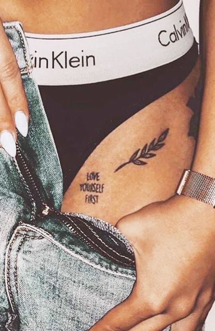 Moda Tatuagem Love yourself first 