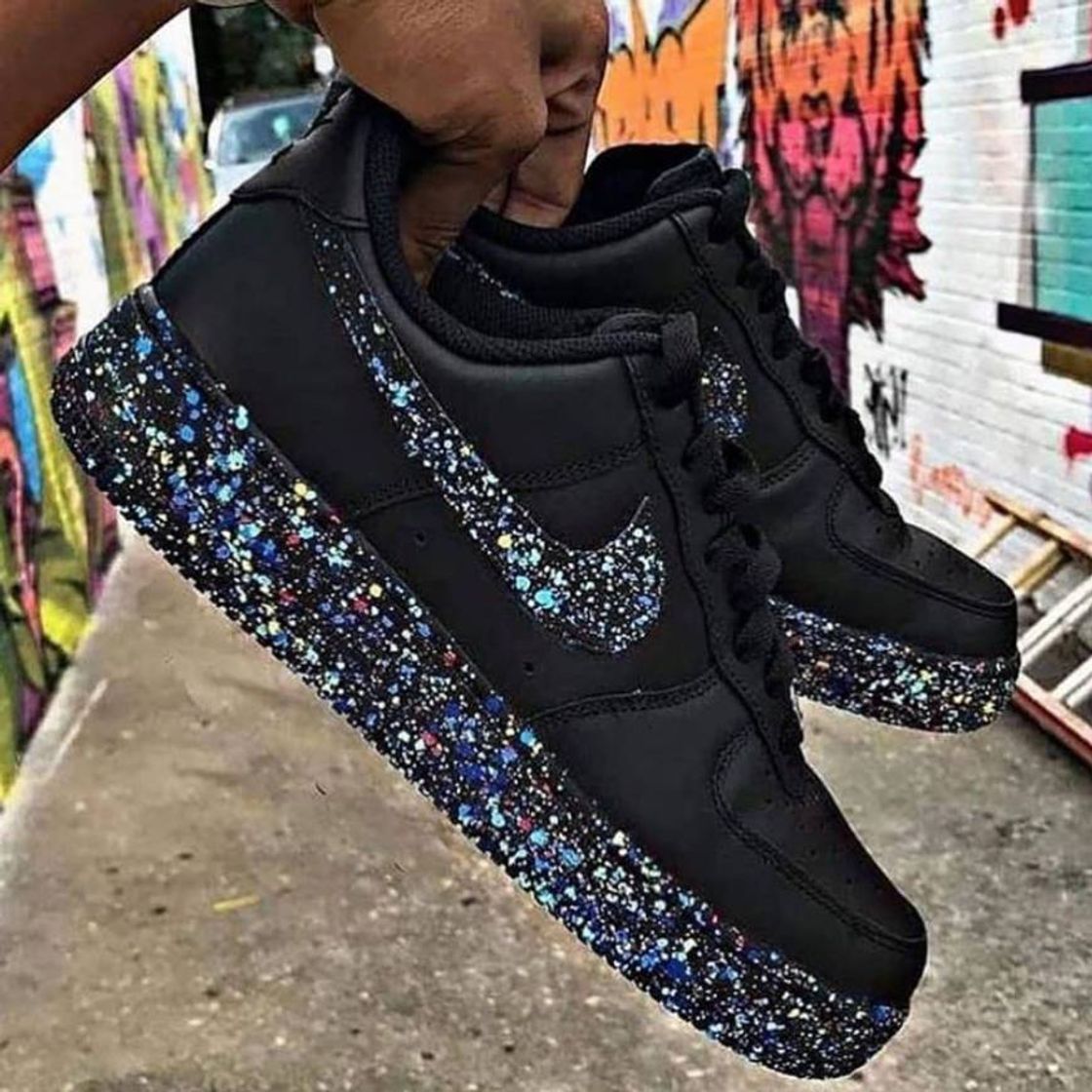 Fashion Lindo esse tênis preto da Nike  com glitter 