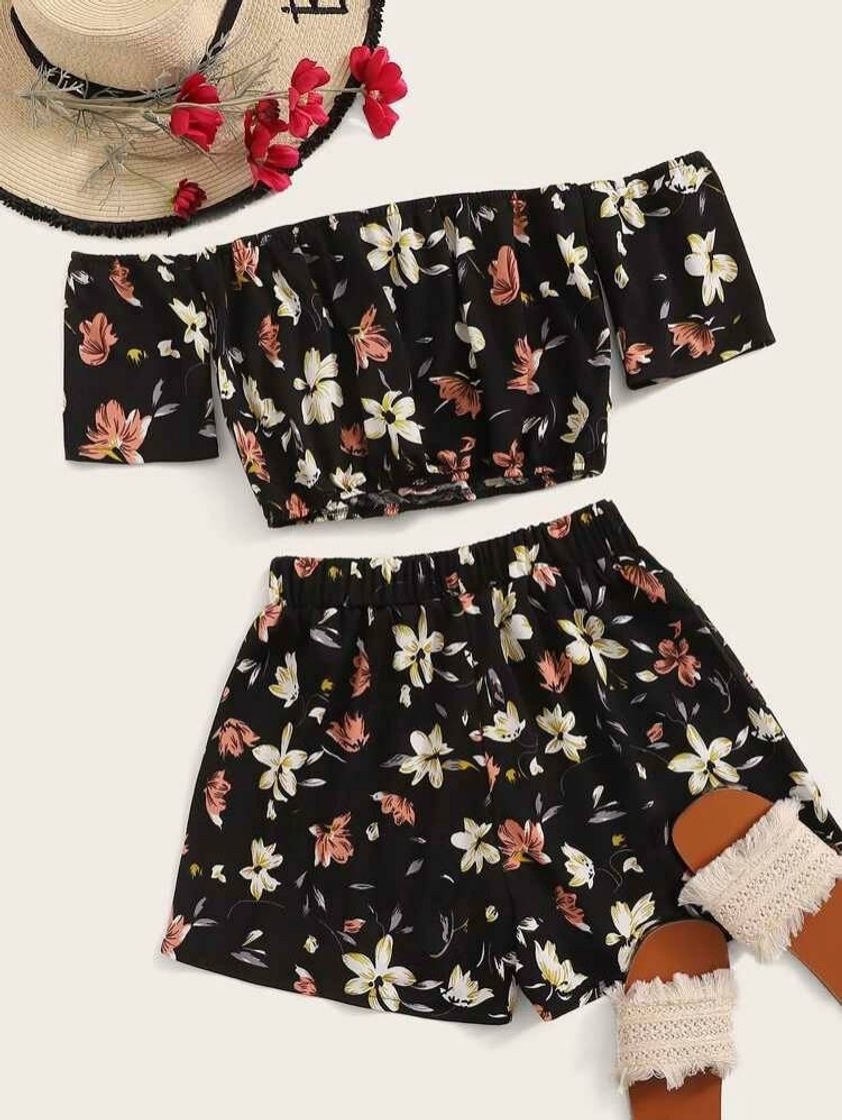 Moda https://m.shein.com/br/Floral-Off-the-Shoulder-Crop-Top-Shor