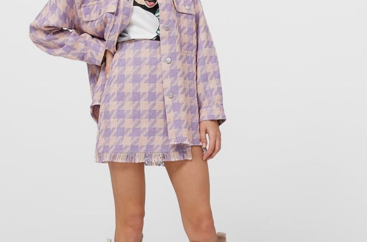 Camisa compridas aos quadrados desfiada
