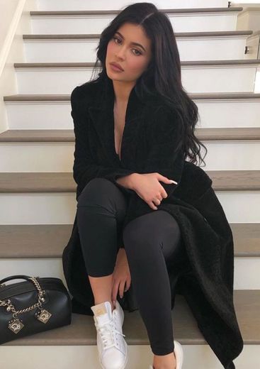 Kylie outfit black