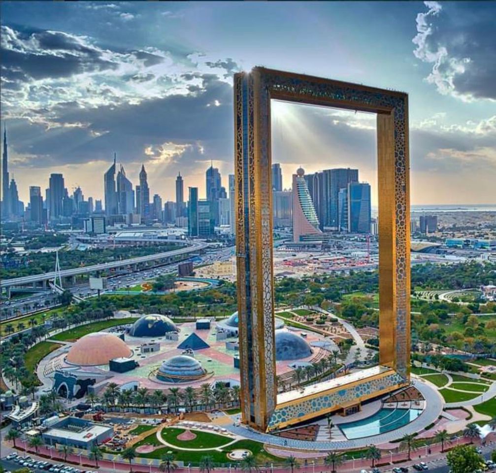 Place Dubai Frame