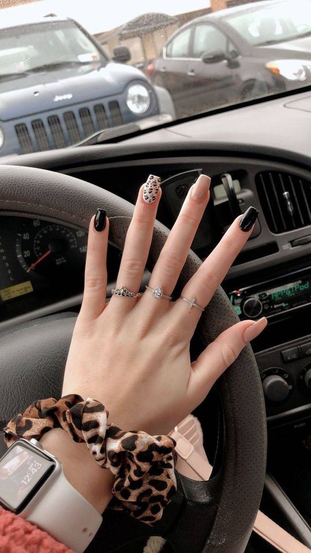 Moda unhas de oncinha 