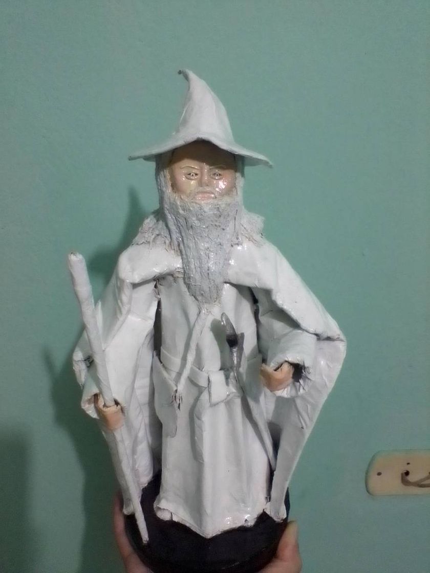 Social Escultura de jornal