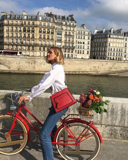 Bike nas ruas de Paris 🌸