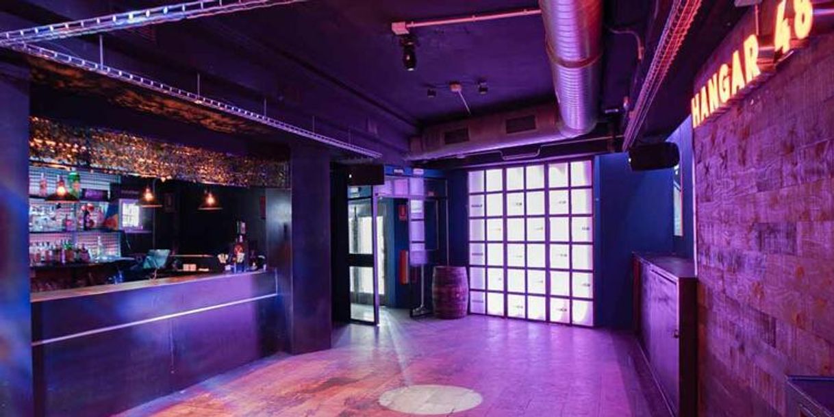 Place Hangar 48