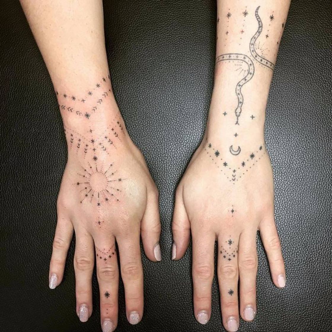 Fashion hand tattoo