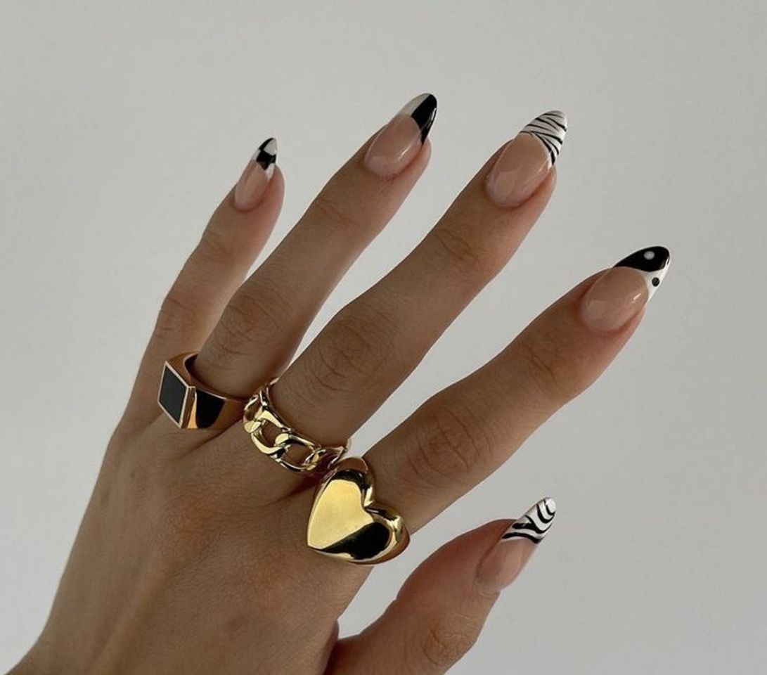 Social Nails