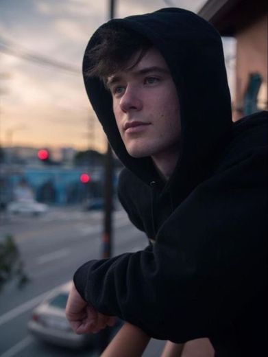 Alec Benjamin