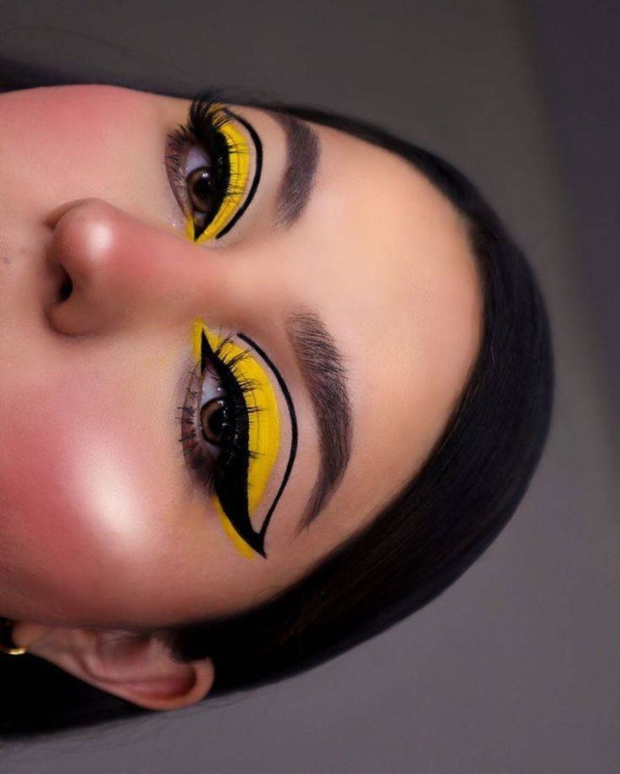 Fashion Yellow makeup ☀️