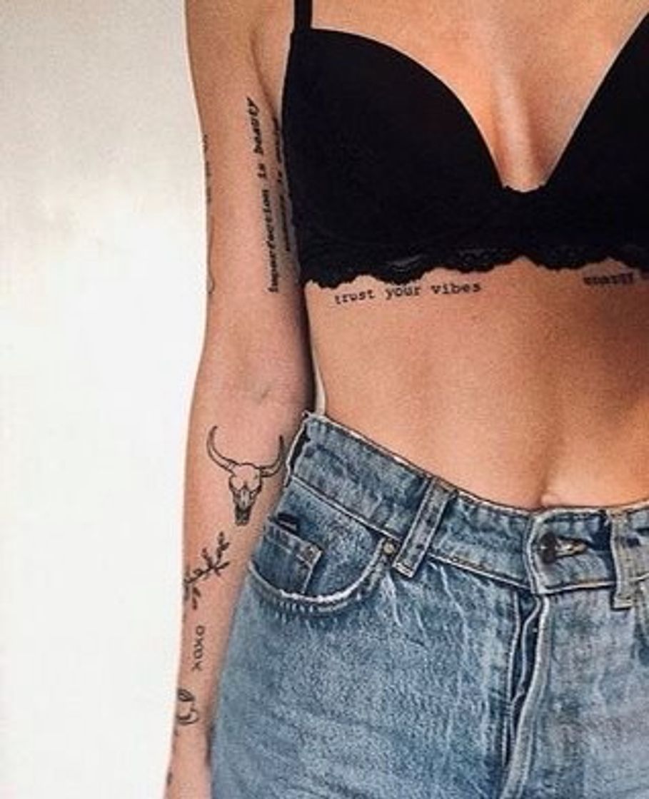 Social Tatuaje en el costado