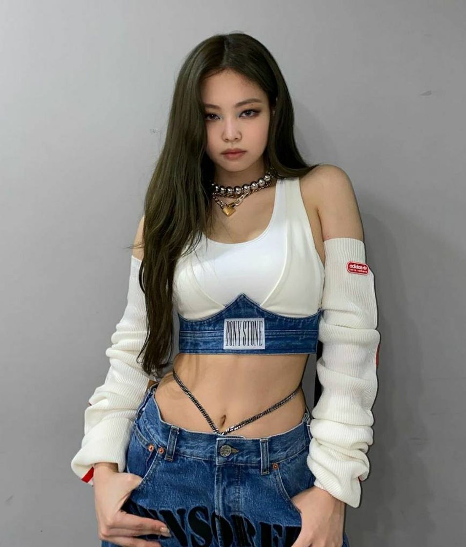 Fashion @jennierubyjane on ig !