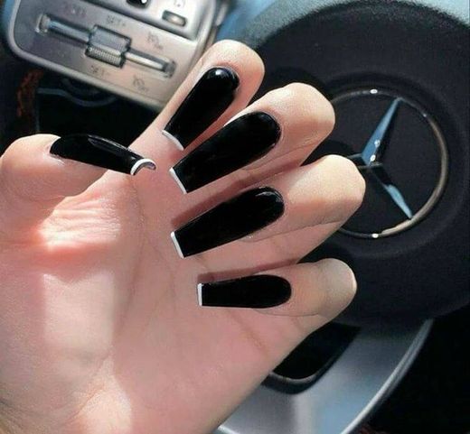 black nails 