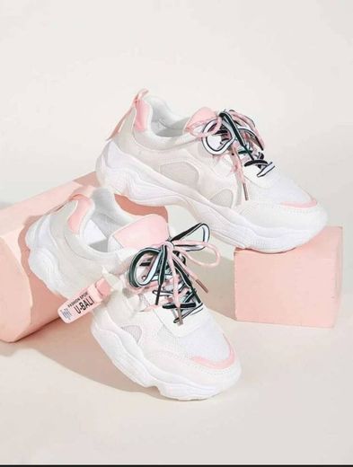 tênis branco e rosa da shein