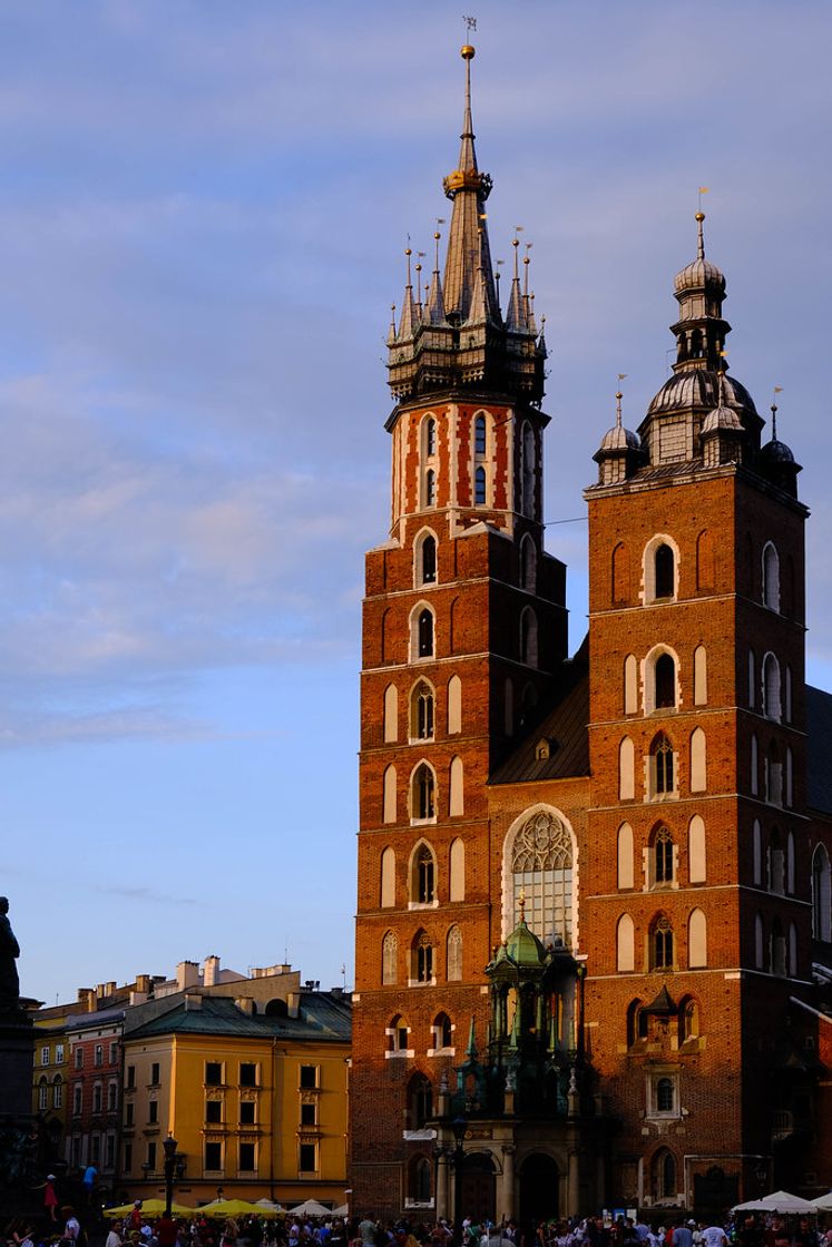 Place Basílica de Santa María